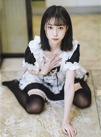 Xu LAN short skirt maid